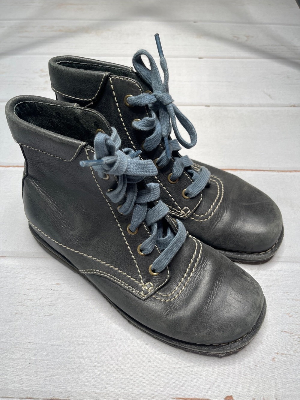 Y2K Simple Brand Leather Boots 7.5 Women’s Lace Up Dark Gray Black Vintage